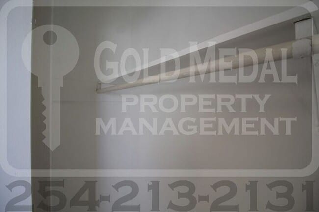 Building Photo - 609 Sunset Ln