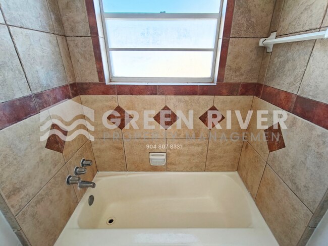 Building Photo - Quiet 2 Bedroom Retreat Available Now – Pets Welcome!