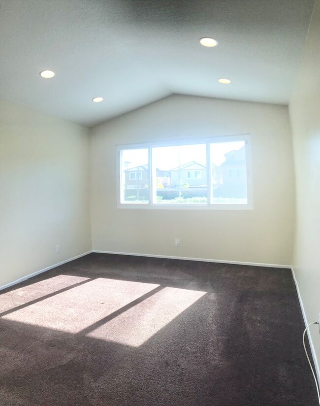 Building Photo - Carlton Square Spacious House w/Central AC...