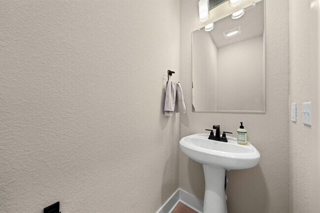 Building Photo - 8417 Laughlin Ln