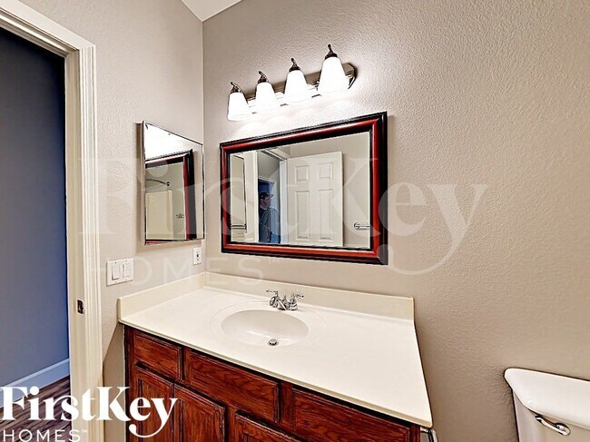 Building Photo - 13702 W Tara Ln