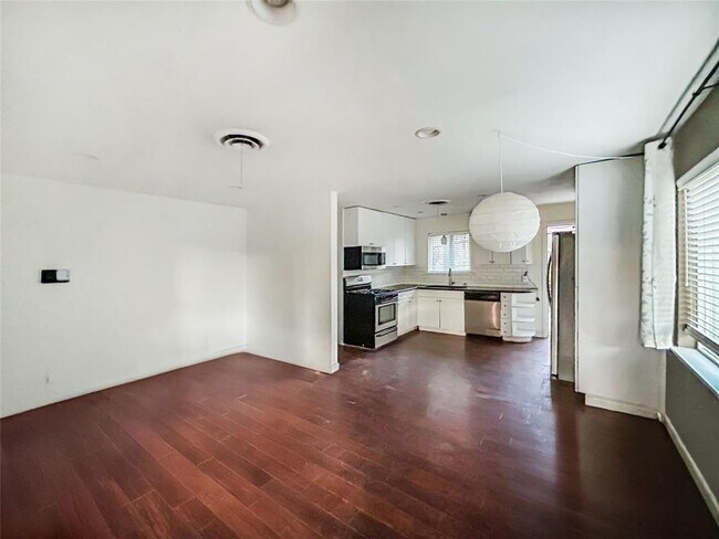 Building Photo - 2309 Alta Vista Ave