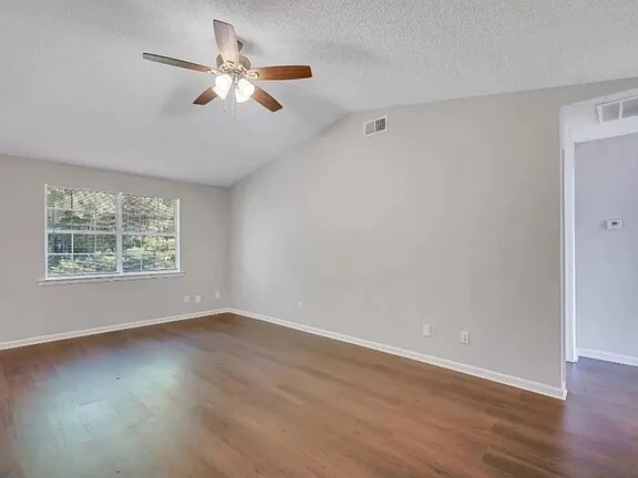 Building Photo - 105 Shayna Dr