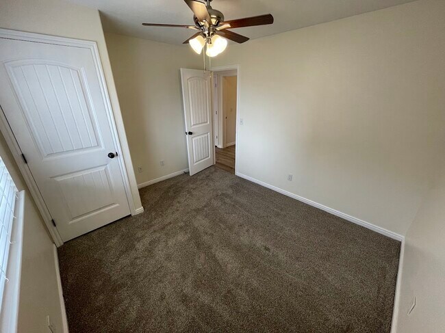 Bedroom 3 View 2 - 3812 E Rock Creek Rd