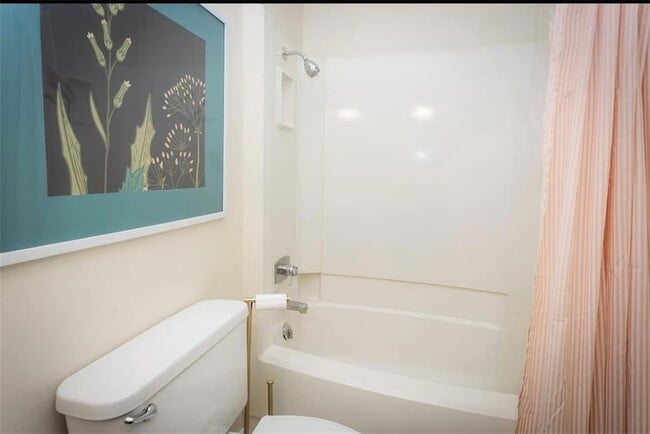 Building Photo - 6 Lambeth Cir