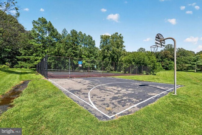 Building Photo - 8509 Barrington Ct