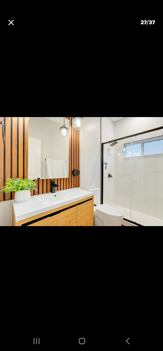 Building Photo - 2707 Scarborough Dr