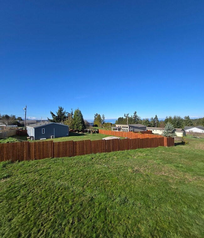 Building Photo - 2 Bed, 1 Bath - Move-In Ready in Cape George with Water Glimpses For Rent!