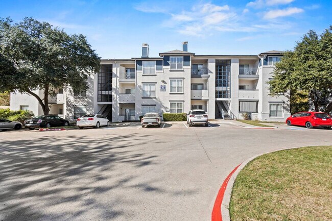 Building Photo - 2929 Kings Rd