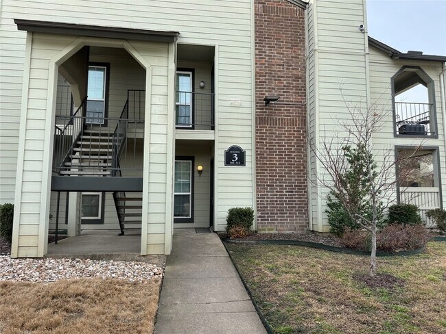 Building Photo - 5981 Arapaho Rd