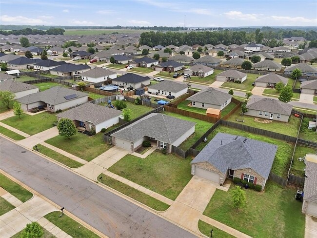 Building Photo - 1200 Granite Ln