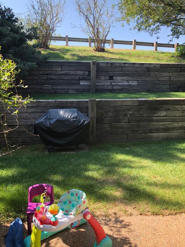 Building Photo - 3 Bedroom, 2 Bathroom Townhome in Lakemont Subdivision of Greeley