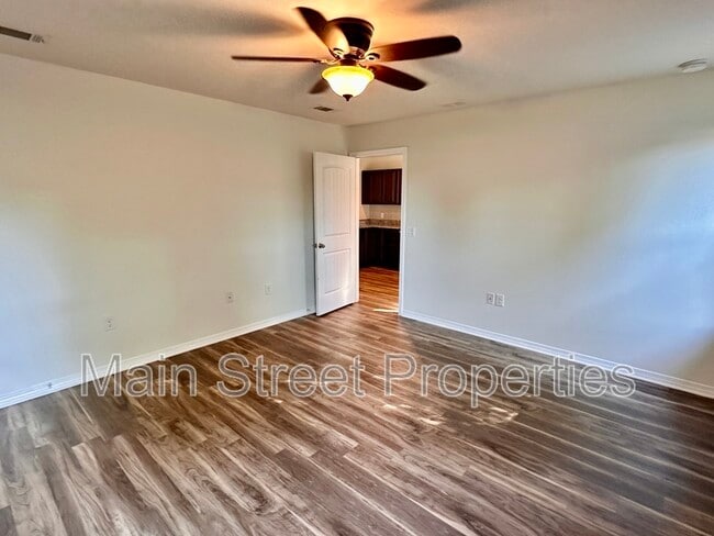 Building Photo - 10493 River Birch Dr