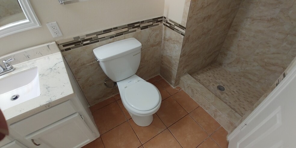 Building Photo - 7729 Ridge Mist Dr