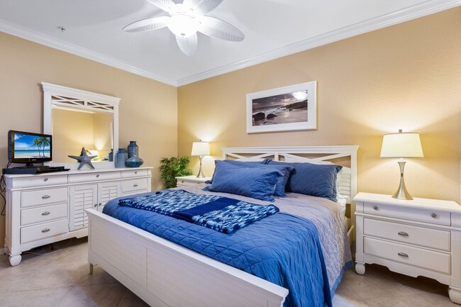 Building Photo - ** HERITAGE BAY ** 2 BED / 2 BATH - CONDO ...