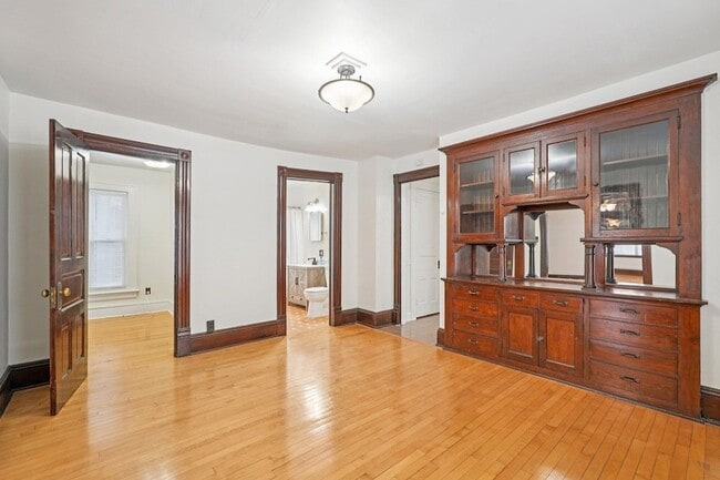 Building Photo - 1660 N Marshall St