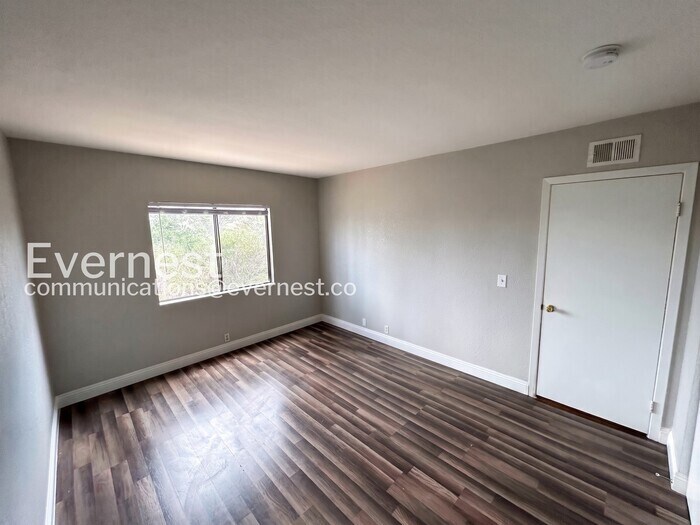 Building Photo - 6245 Bellota Dr