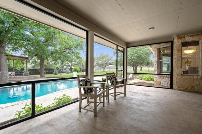 Building Photo - 208 Neal Dr