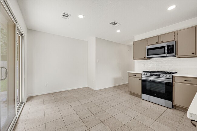 Building Photo - 4826 Gypsy Forest Dr