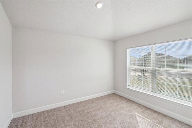 Building Photo - 2358 Friendly Confines Rd