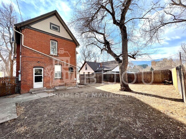 Building Photo - 732 E Kiowa St