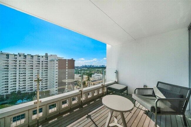 Building Photo - 2901 Collins Ave