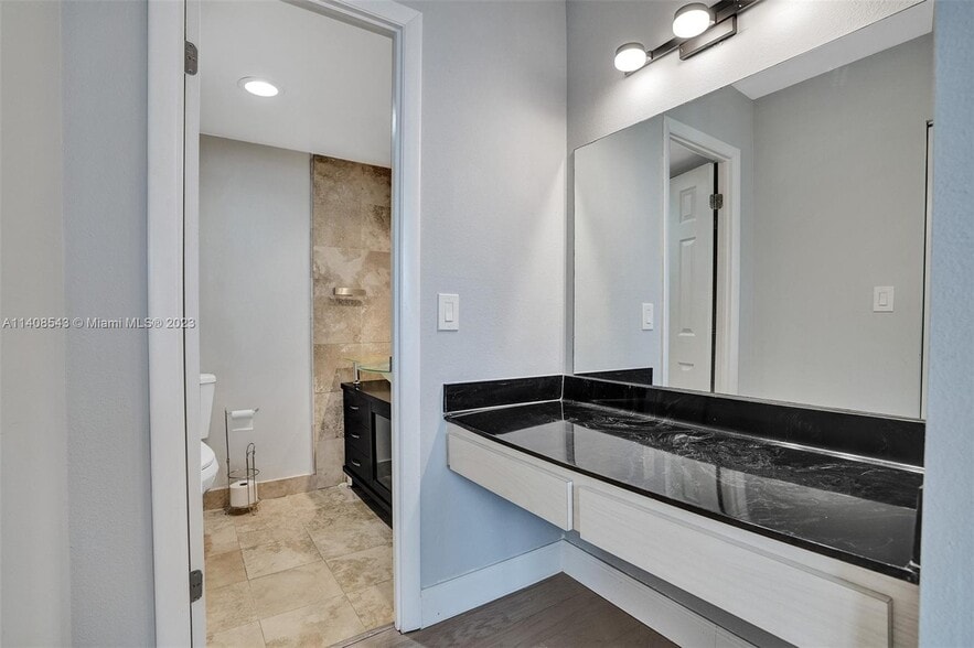 Building Photo - 2201 S Ocean Dr