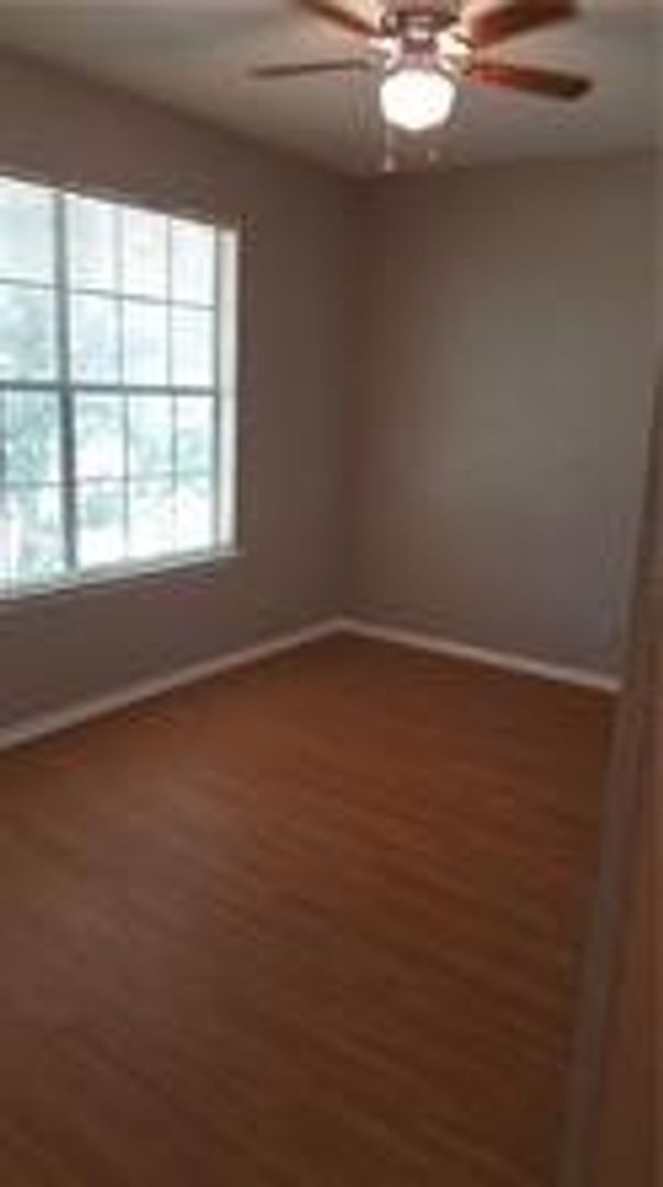 Building Photo - 507 Algerita Dr