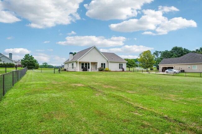 Building Photo - 202 Sage Ct