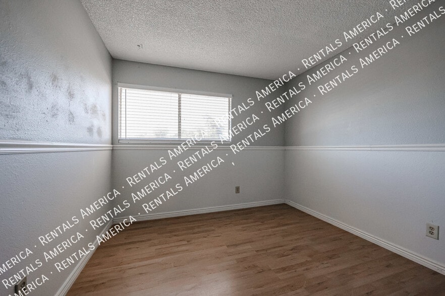 Building Photo - 1052 S San Jose