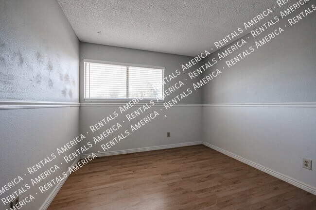 Building Photo - 1052 S San Jose