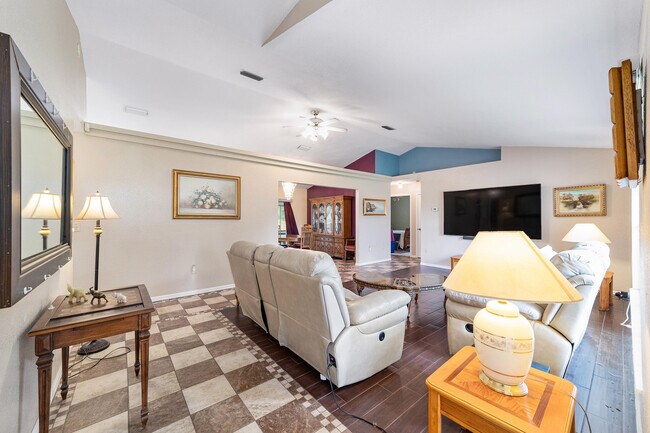 Building Photo - 13371 US-27