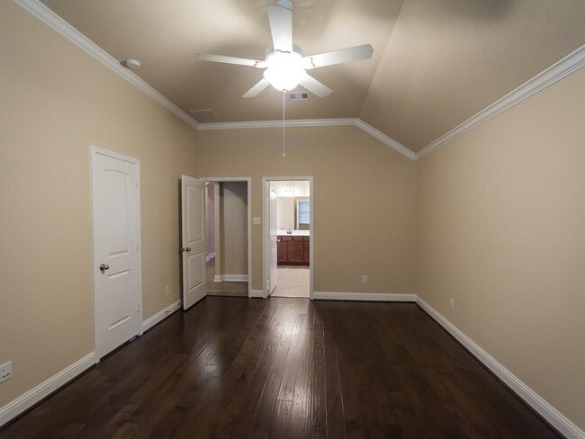 Building Photo - 25915 S Lakefair Dr