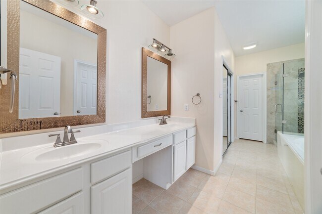 Building Photo - 22531 Heather Way Ct