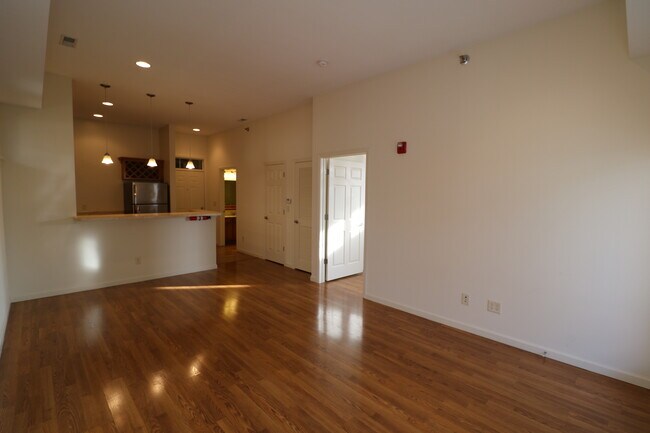 Building Photo - Hillside Crossing