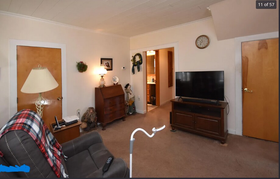 Building Photo - 319 Fenn St