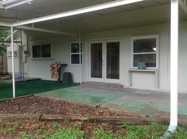 Building Photo - 7427 Tanager St