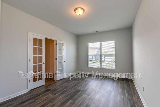 Building Photo - 3418 Hattie Ln
