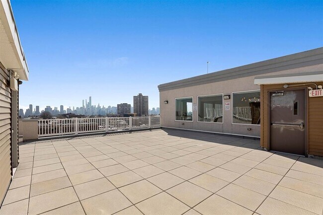 Building Photo - 6200 HUDSON Ave