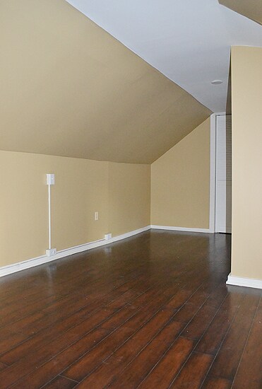 Building Photo - $1600 - 2BRM - 900ft2 - Bangor – Cumberlan...