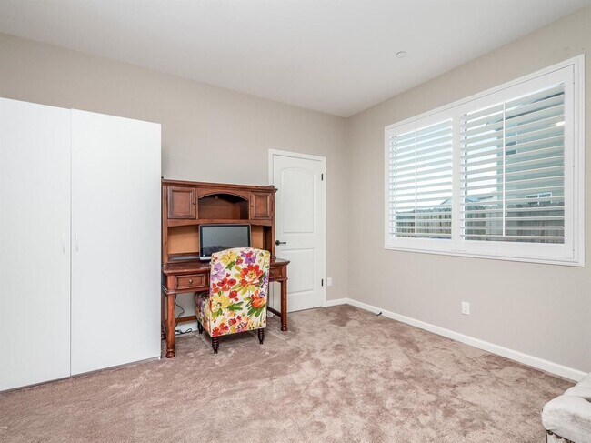 Building Photo - Newly Built 5 Bedroom Home Near Clovis East