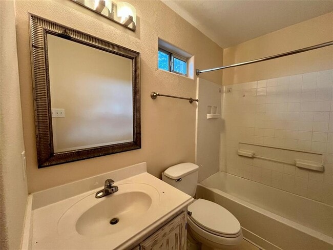 Building Photo - 5517 Rio Sabinas St