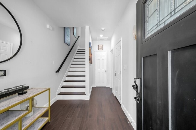 Building Photo - 2116 Oatfield Dr