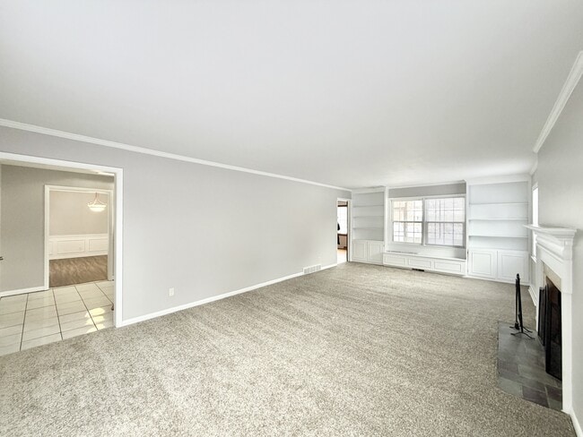 Building Photo - 2431 Blarney Stone Dr