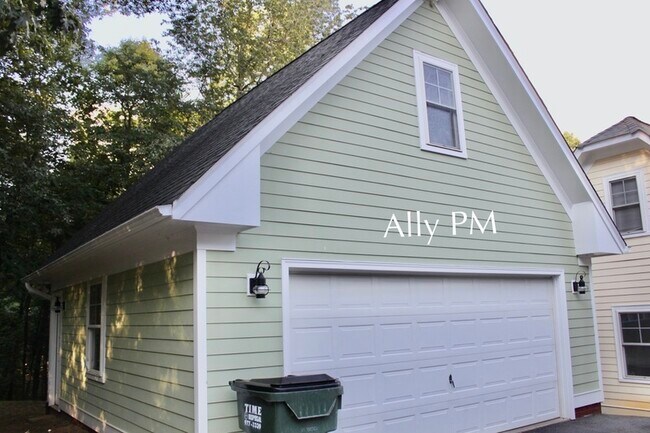 Building Photo - 1892 Clay Dr