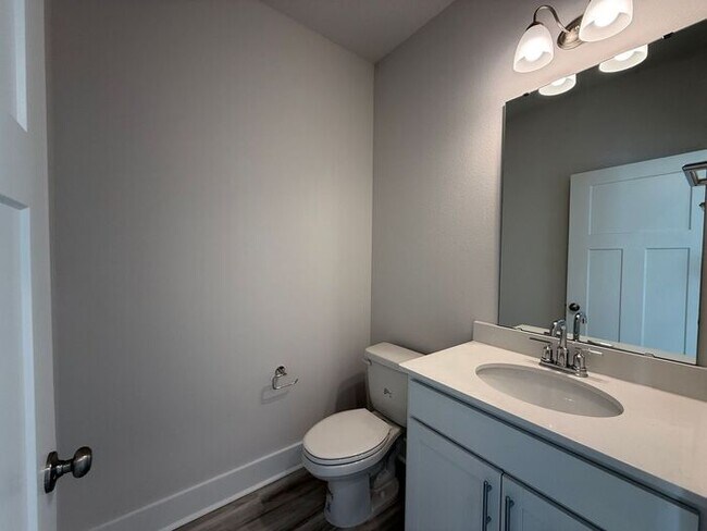 Building Photo - Gulf Breeze - Deer Ridge Crossing - 4 bedroom, 2.5 bathroom - New Construction