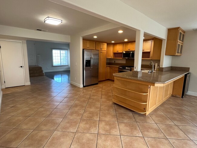 Building Photo - Beautiful 4 Bed | 3 Bath Home in Santee with Downstairs Bedroom & Full Bath!