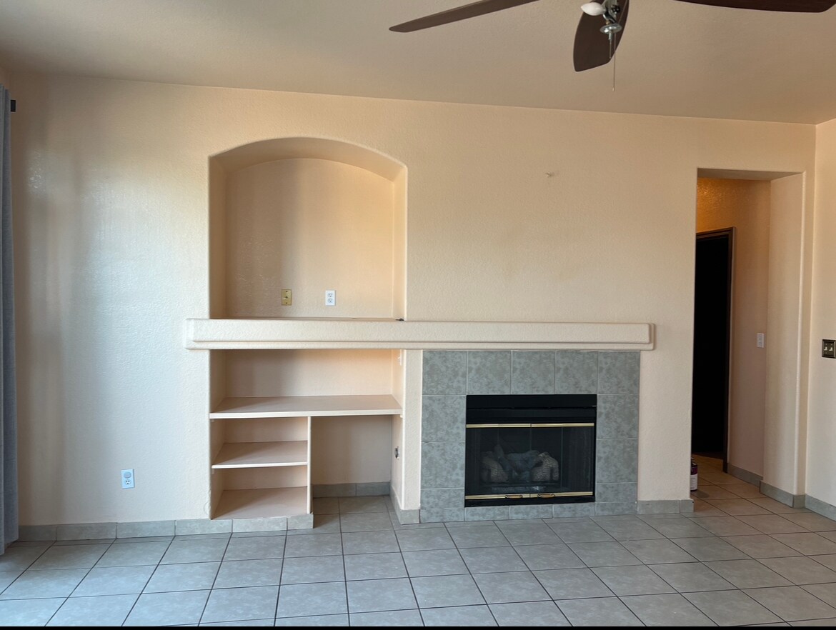 Building Photo - 16649 Emerson Ct