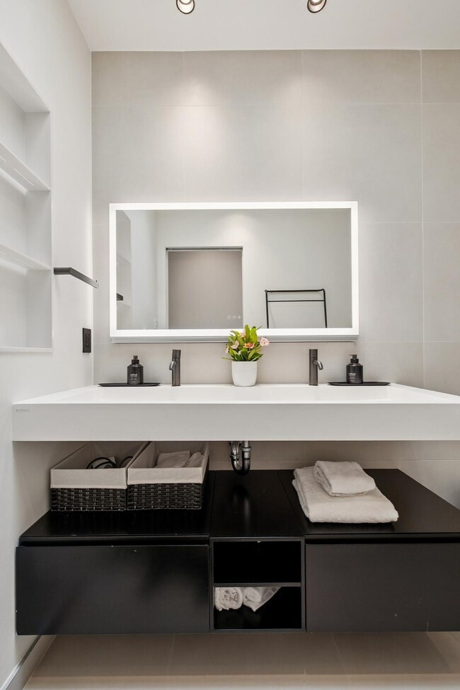 Building Photo - 2783 Filbert St