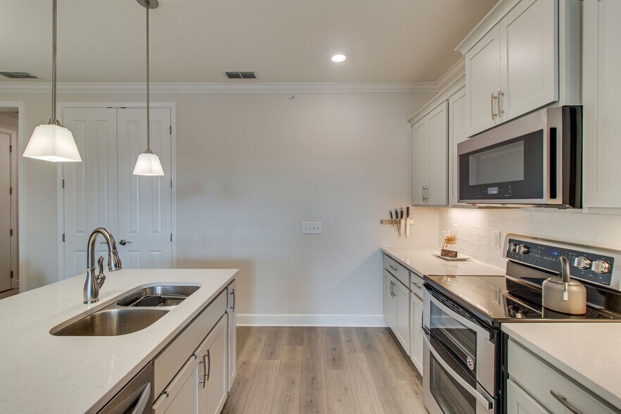 Building Photo - 1980 Carothers Rd